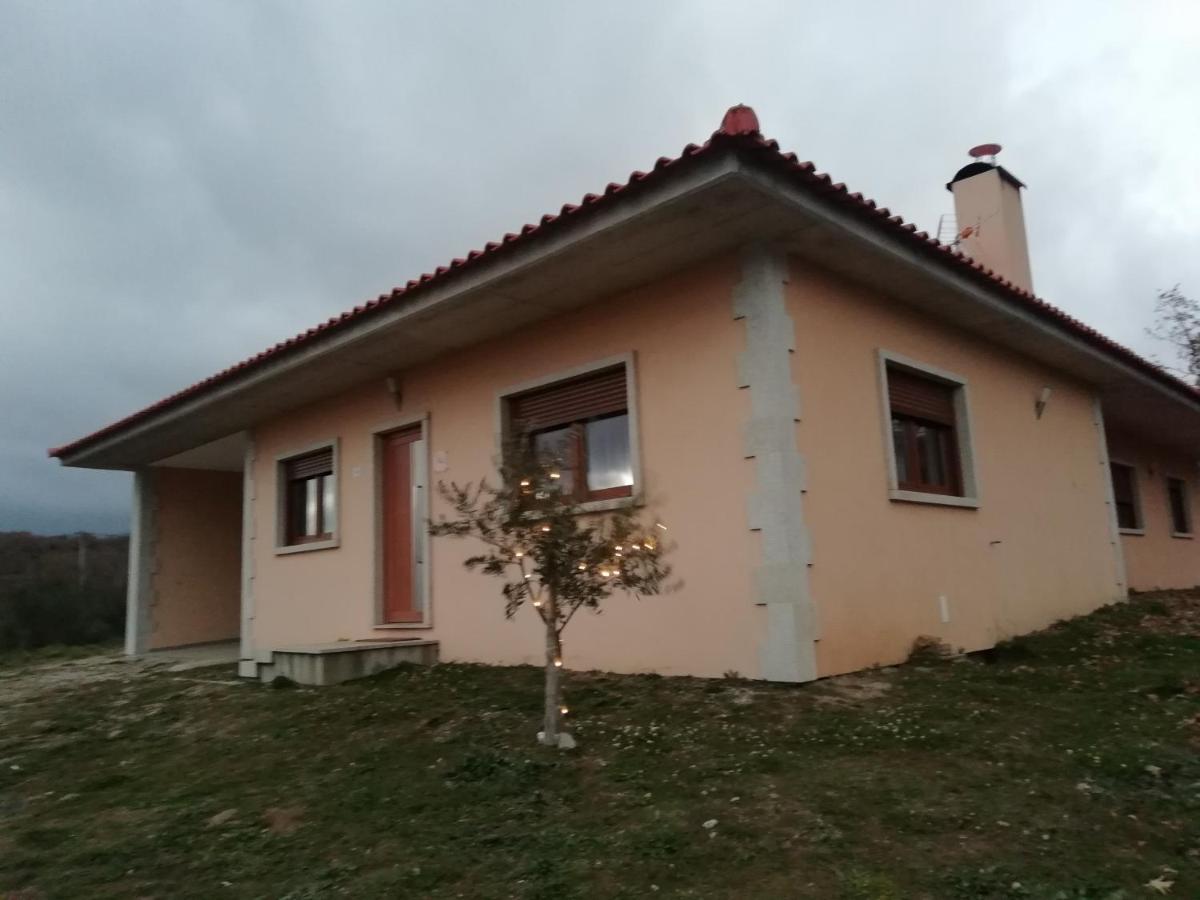 Casa Da Fonte Em Prada, Vinhais Exterior photo