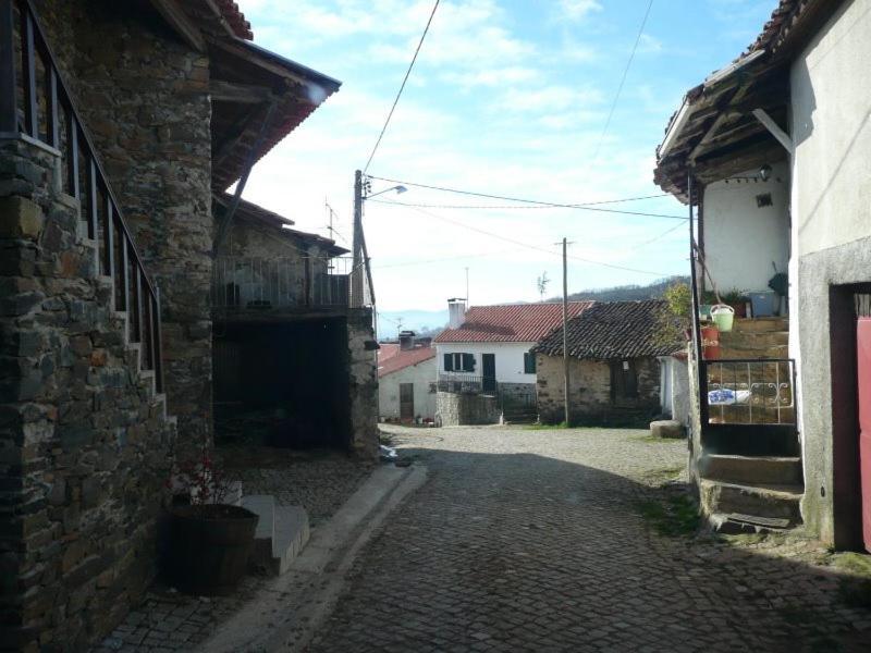Casa Da Fonte Em Prada, Vinhais Exterior photo